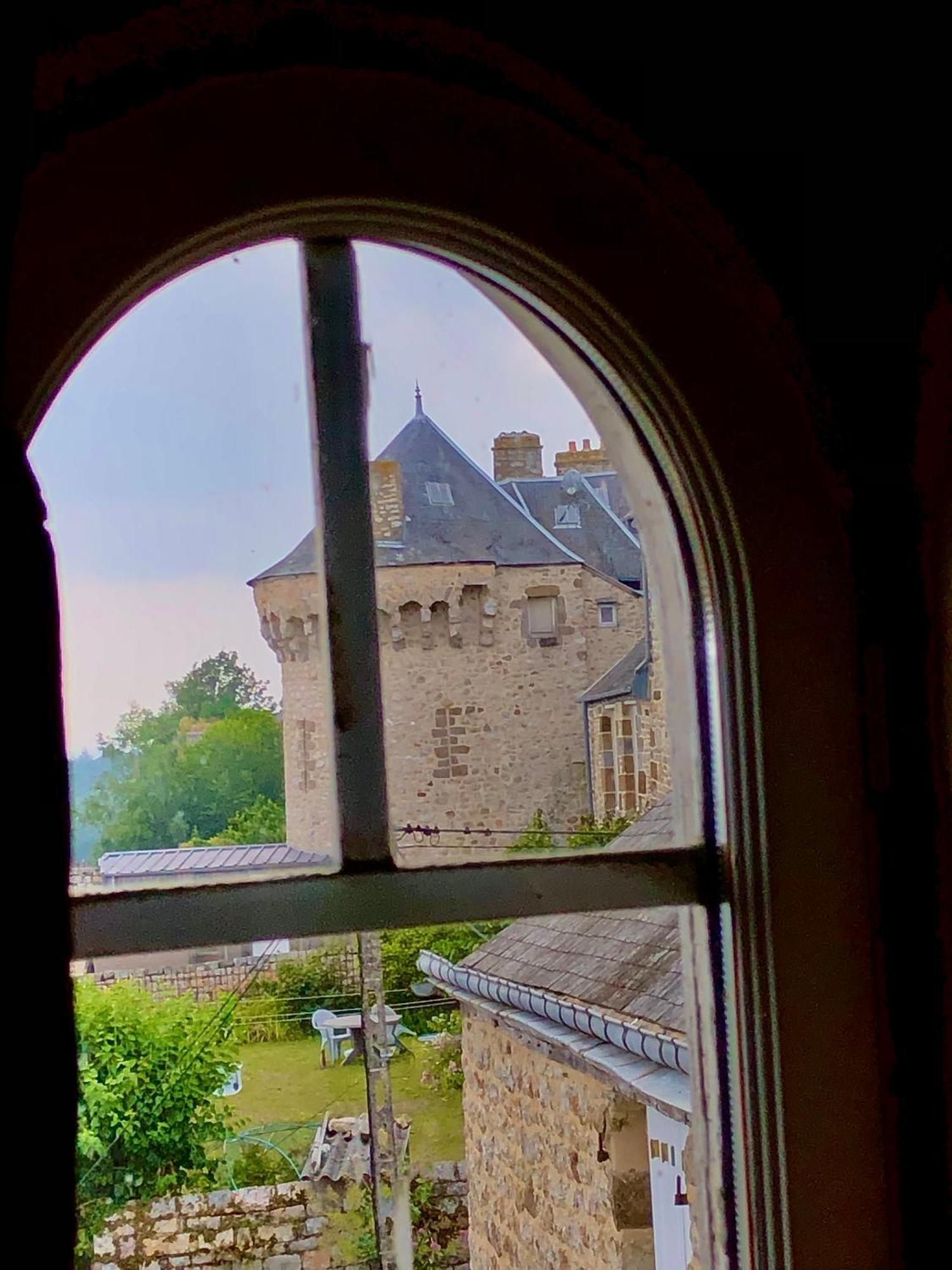 ドンフロン La Maison Sur Les Remparts Bed & Breakfast エクステリア 写真